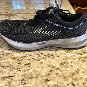Brooks Levitate Running Shoes